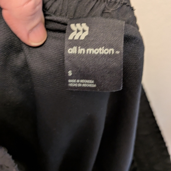 All In Motion Black Ribbed High-Waisted Shorts - Picture 4 of 4